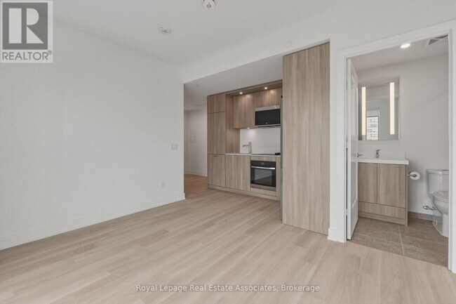 Building Photo - 25 Cordova Ave