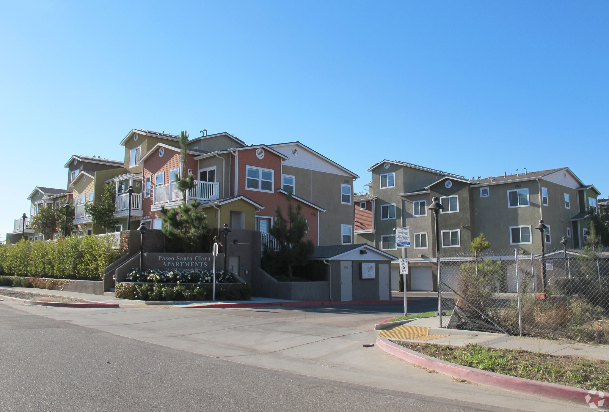 Paseo Santa Clara Apts