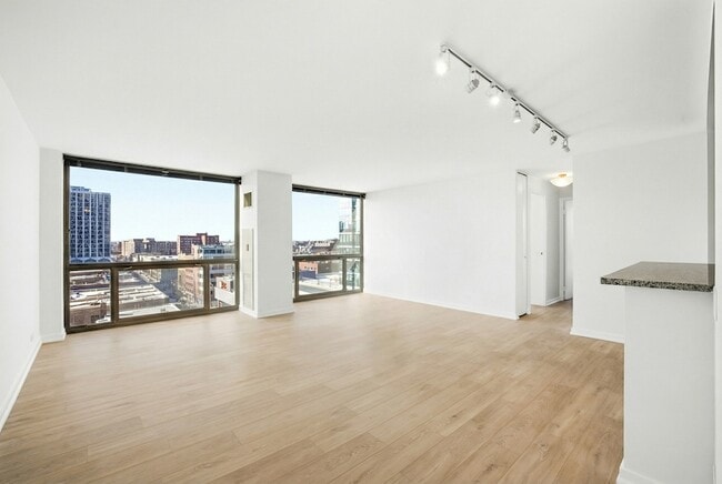 Foto del edificio - 4343 N Clarendon Ave