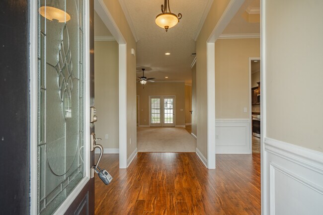 Foto del edificio - 729 English Oak Dr