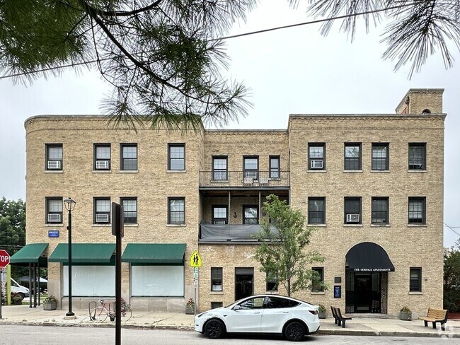 Building Photo - 733 Judson Ave