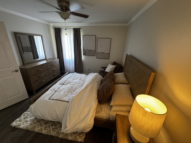 Building Photo - Aventine at Skylyn Apartments