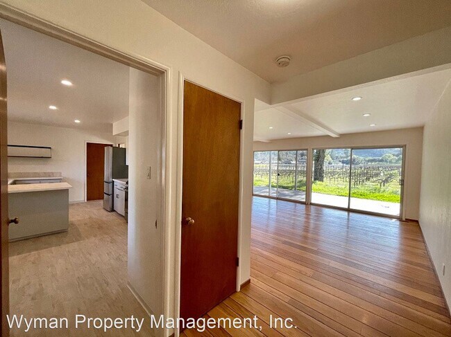 Building Photo - 3 br, 2 bath House - 465 Bella Vista Court
