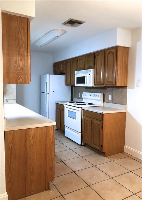 Foto del edificio - 7001 Oak Meadow Cir