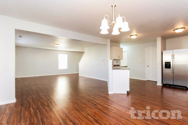 Building Photo - 453 Bridgewater Dr