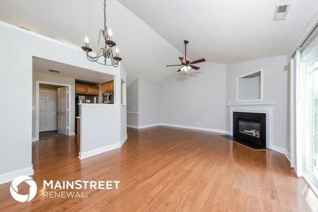 Building Photo - 4700 Seminole Ct
