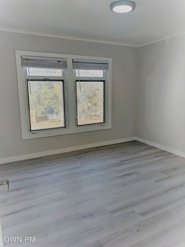 Foto del edificio - 566-570 San Bruno Ave E