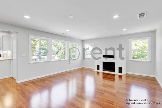 Foto del edificio - 6264 Fredricks Rd
