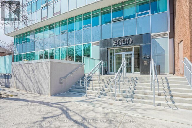 Photo du bâtiment - 302-562 EGLINTON Ave