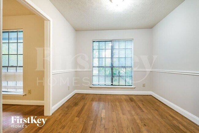 Building Photo - 2067 Walden Park Dr