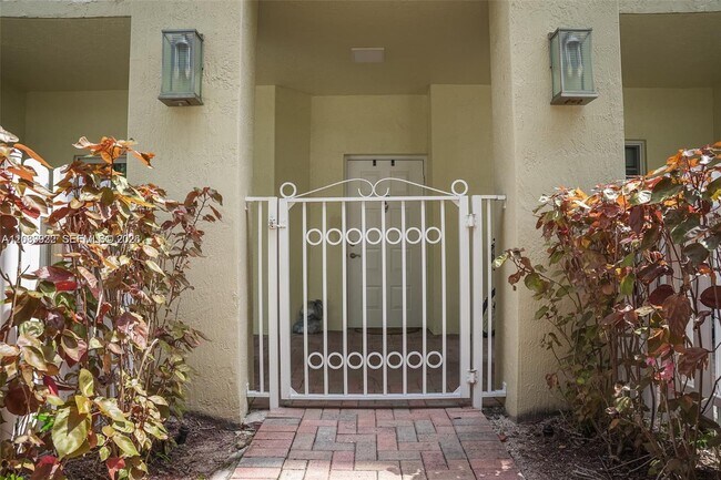 Building Photo - 10710 NW 66th St