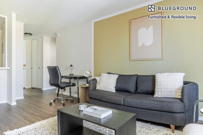 Foto del edificio - 3450 N Lake Shore Dr