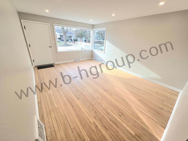 Foto del edificio - Newly Updated!