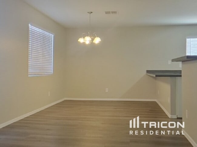 Foto del edificio - 23966 W Hadley St