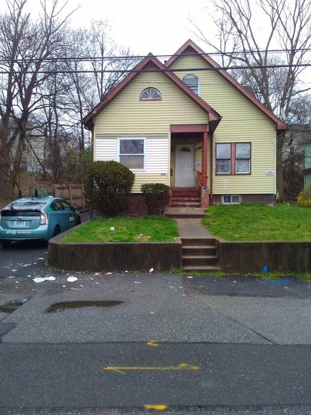 Primary Photo - 120 Lake St