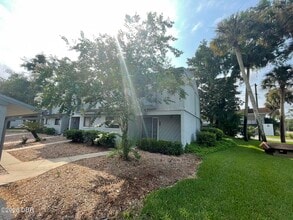 Building Photo - 1 Fair Oaks Cir