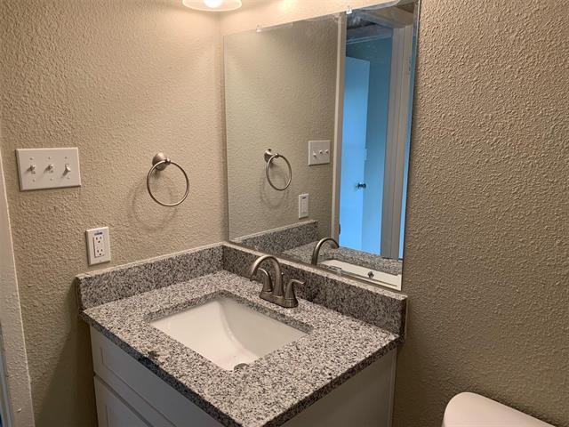 Foto del edificio - 406 E Springdale Ln