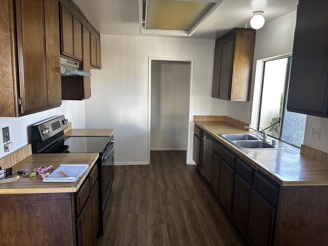 Building Photo - 308 Mountain Ct