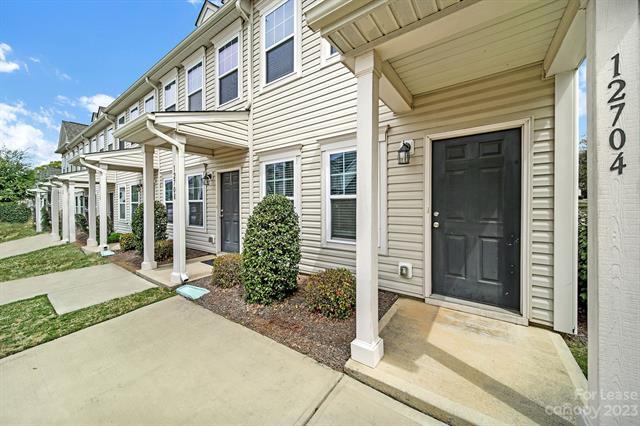 Building Photo - 12704 Persimmon Tree Dr