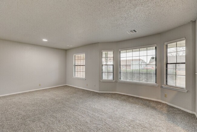 Building Photo - For Lease: Large updated home in Moore! Storm Shelter included!