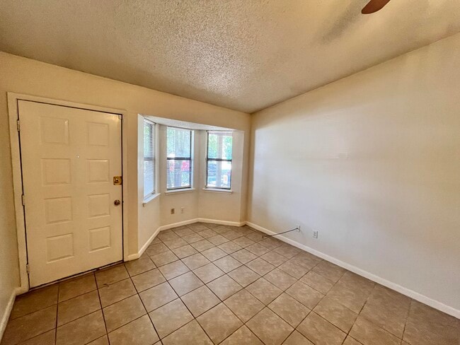 Building Photo - 92 2nd Ave