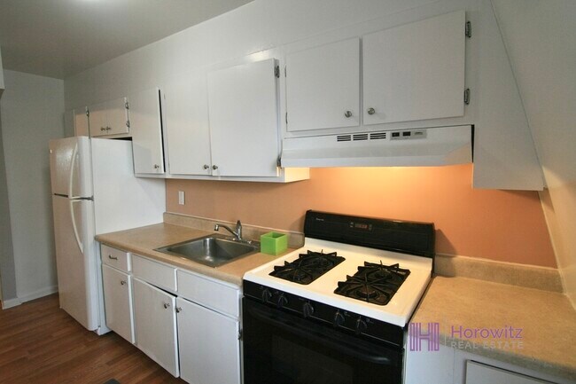 Building Photo - 32-65-65 46th St