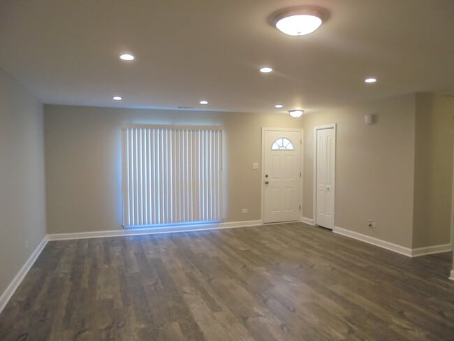 Building Photo - 408 Sunset Ln