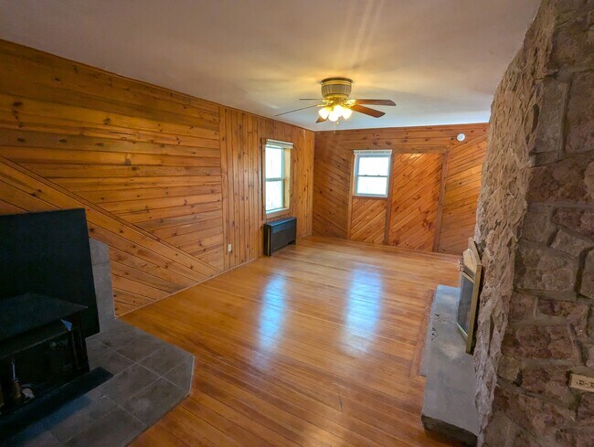 Foto del edificio - 615 E Miller Rd