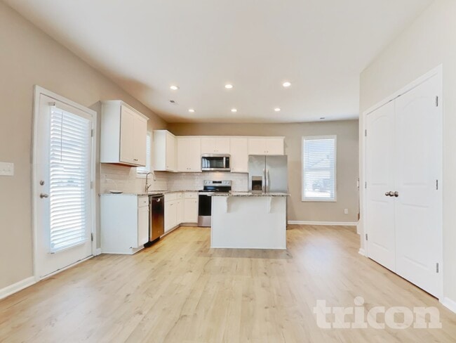 Building Photo - 110 Shore