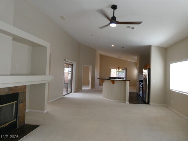 Foto del edificio - 94 Cora Hills Ct
