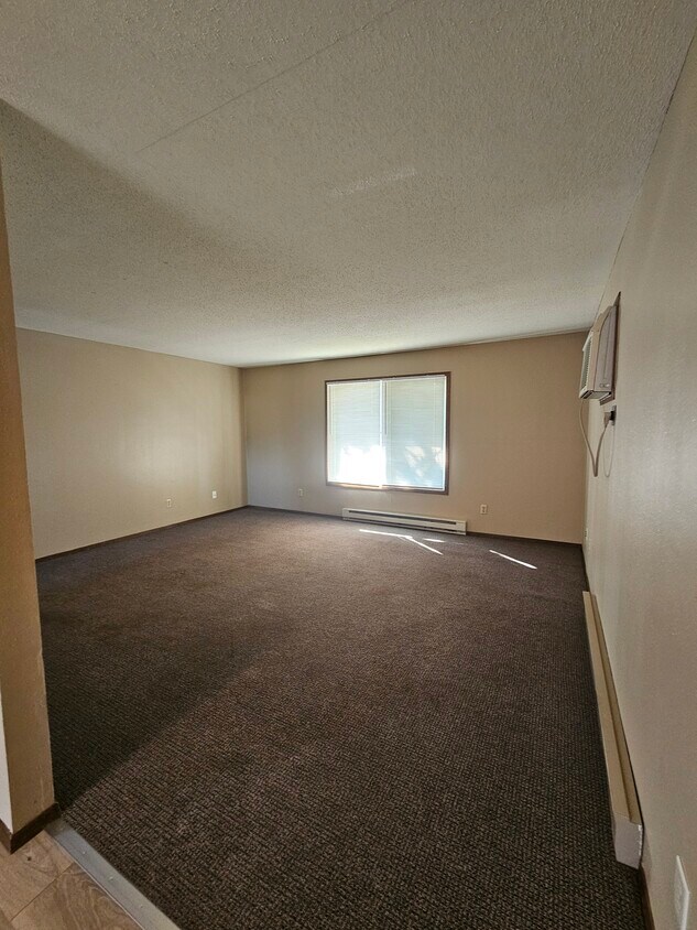 Foto principal - 608 Medary Ave S
