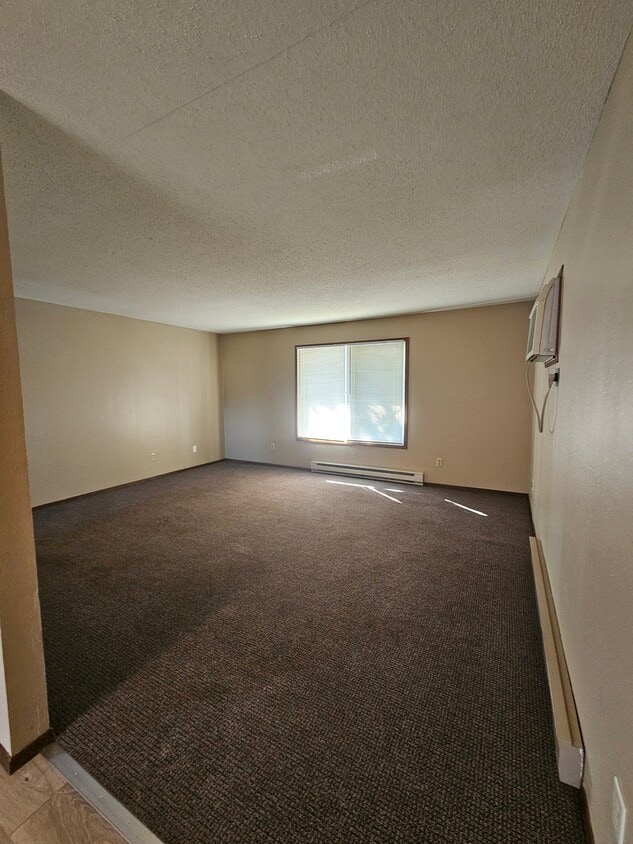 Primary Photo - 608 Medary Ave S