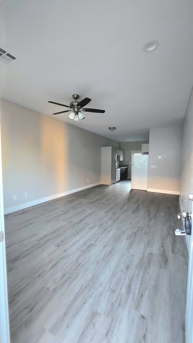 Foto del edificio - 1400 Star Rd