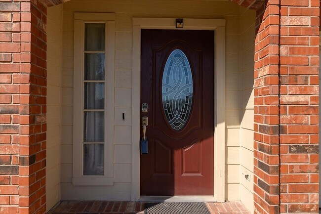 Foto del edificio - 16218 Bunker Ridge Rd