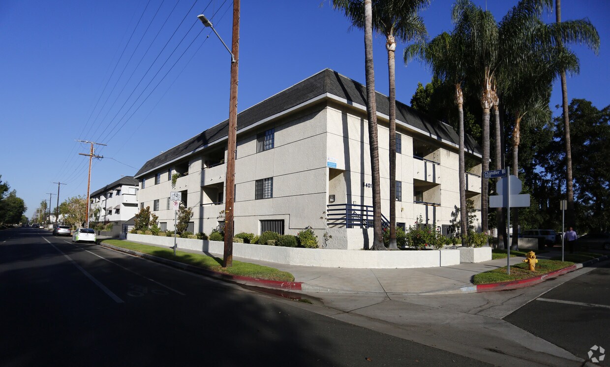 Building - Carpenter Village