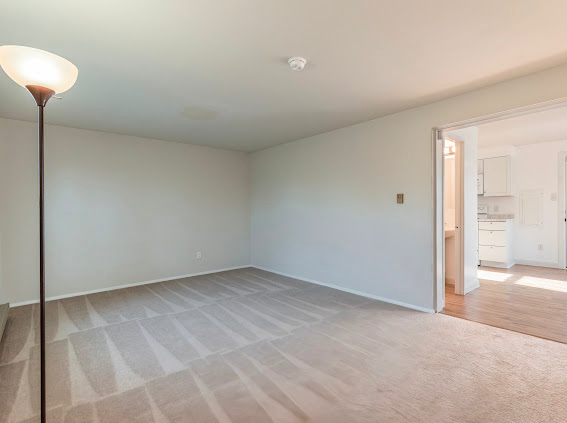 Building Photo - 248 Surrey Ct
