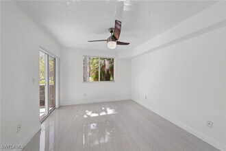 Building Photo - 1830 Florida Club Cir