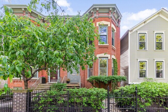 Foto del edificio - 2112 N Dayton St