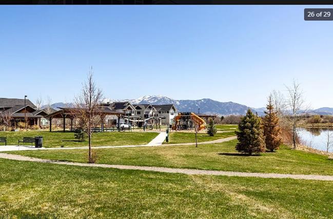 Building Photo - 5565 Westmorland Dr