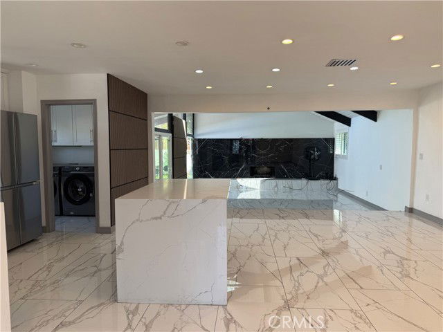 Foto del edificio - 6910 Laramie Ave