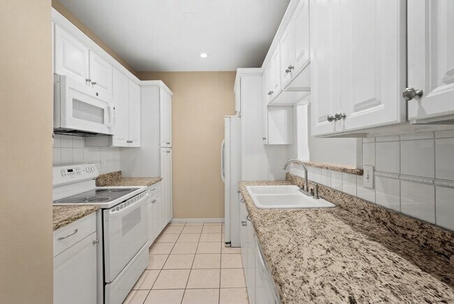 Foto del edificio - 7300 Regency Square Ct