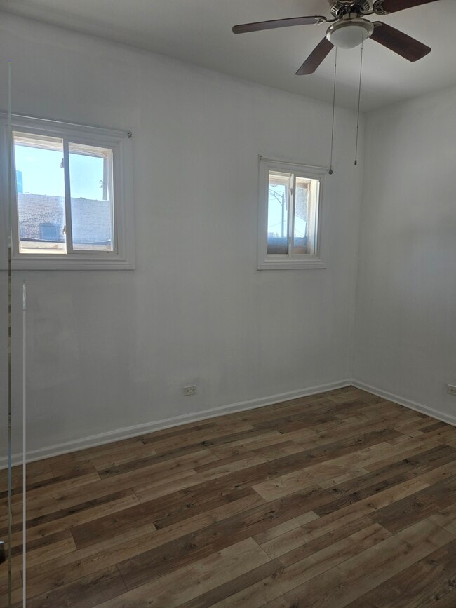 Foto del edificio - 7055 N Clark St