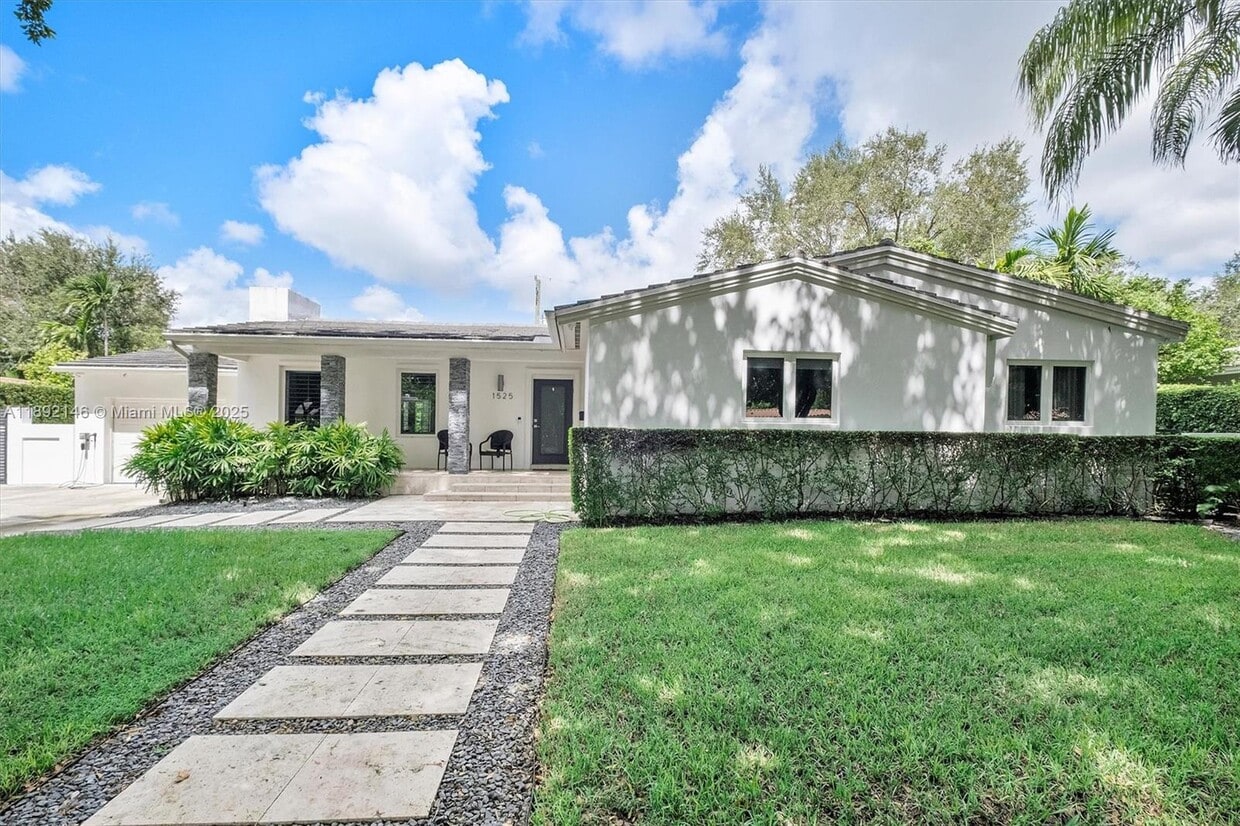 Primary Photo - 1525 Mantua Ave