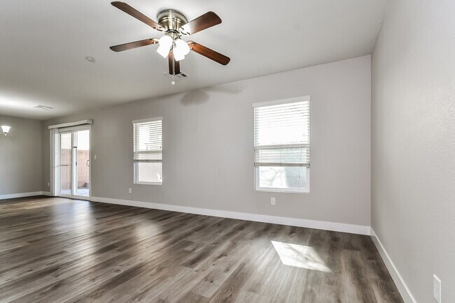 Building Photo - 9004 Tropical Tide Ct