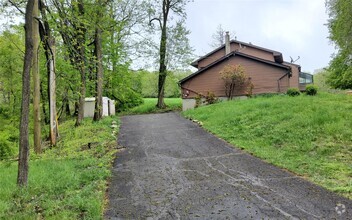 Building Photo - 40 Felter Hill Rd