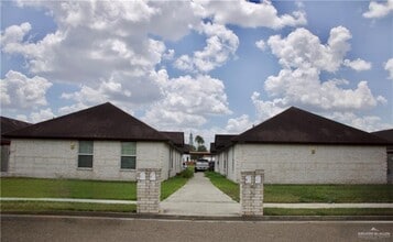 Building Photo - 2004 W Western Dr