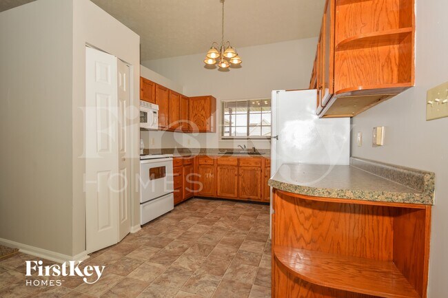 Building Photo - 4030 Harmony Dr