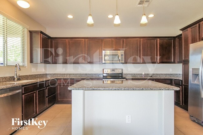 Foto del edificio - 12018 W Tether Trl