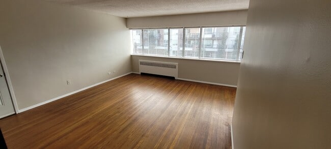 Building Photo - Prince Charles Apartments