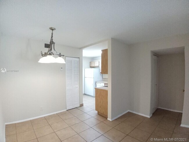 Foto del edificio - 507 Gardens Dr